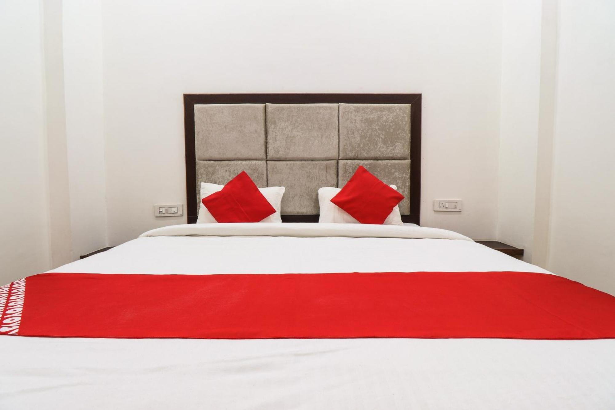 Tājganj Hotel O Taj Royal מראה חיצוני תמונה