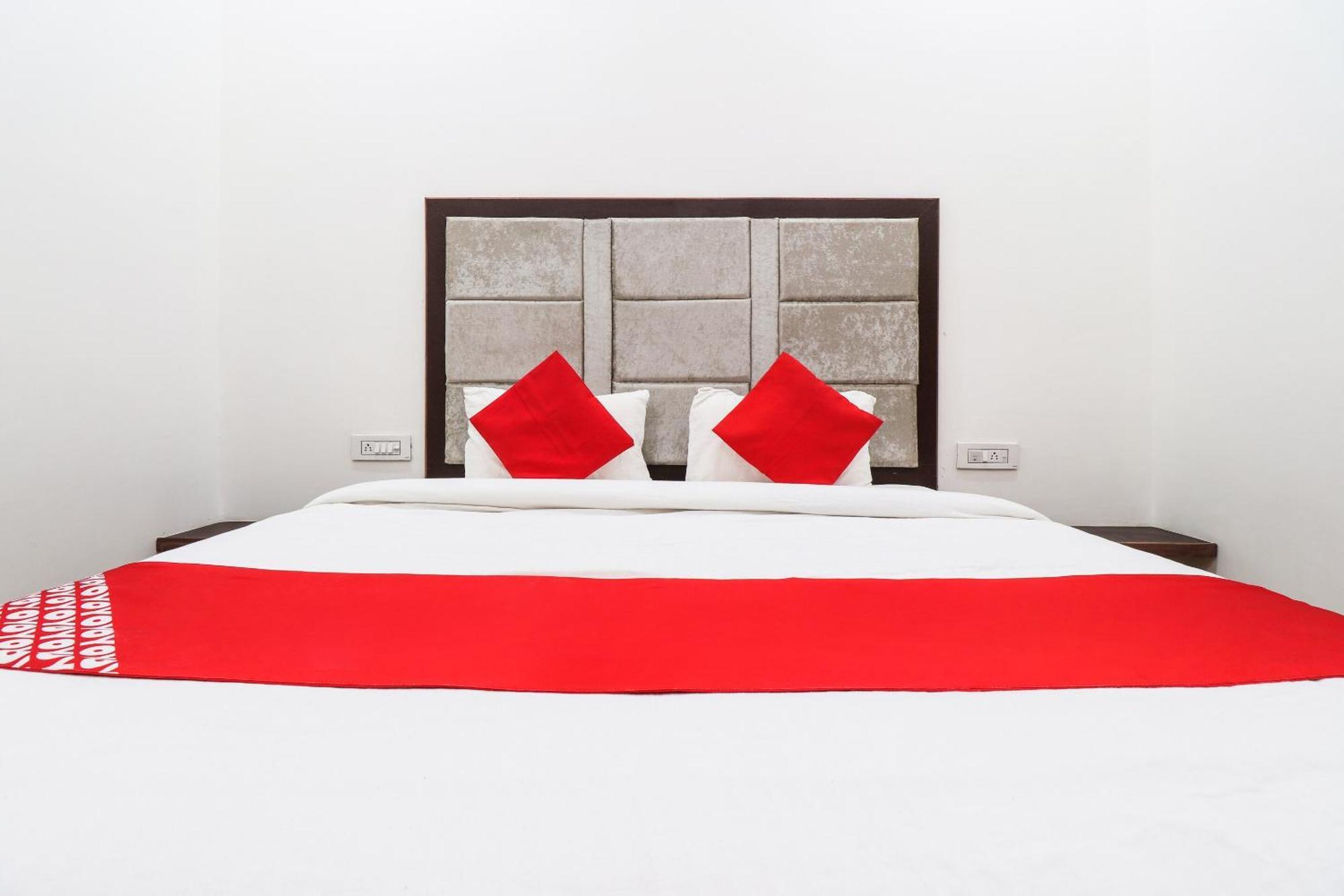 Tājganj Hotel O Taj Royal מראה חיצוני תמונה